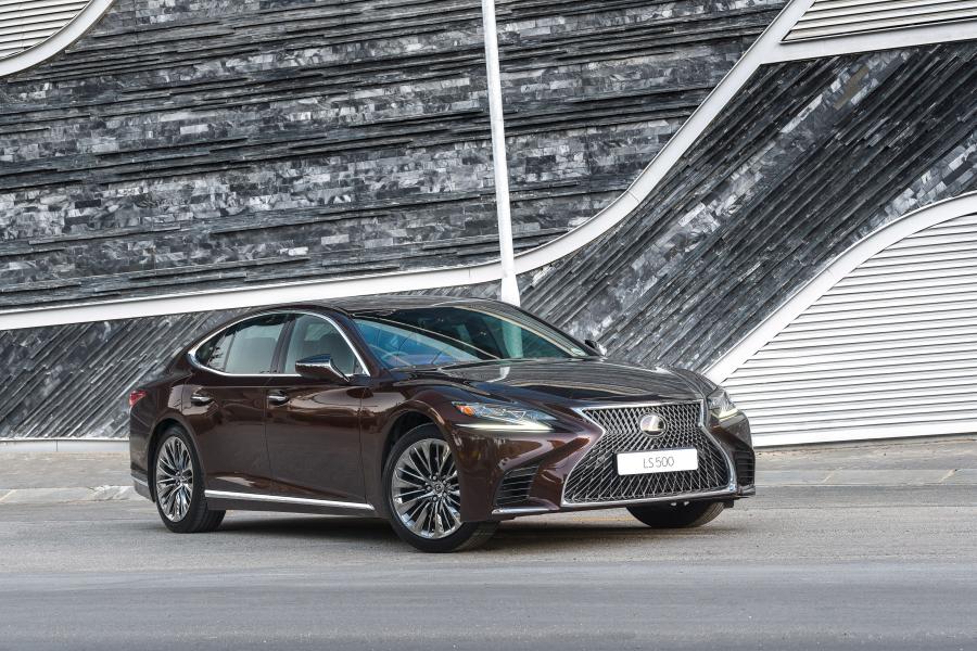  Lexus LS500 2018 года  (ZA) (фото 16 из 46)